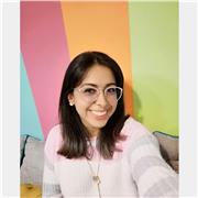 Profesora de Biología da clases a niños años hasta adolescentes en primeros semestres de Universidad